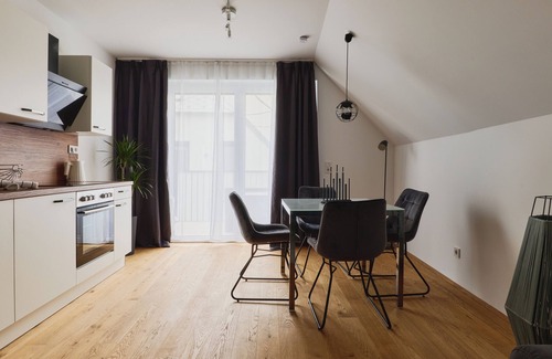 Hirschstetten Apartment | Chic 1-bedroom apartment with WiFi, AC, terrace and grill in fabulous Vienna