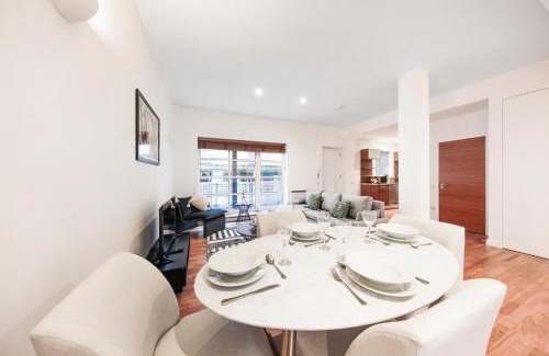 Camden Town Apartment | Chic 2 Bed Apartment near Camden Market FREE WIFI by City Stay Aparts London