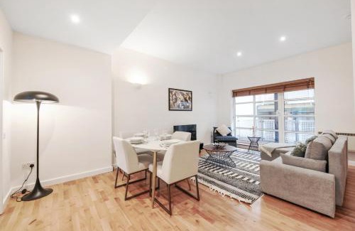 Camden Town Apartment | Chic 2 Bed Apartment near Camden Market FREE WIFI by City Stay Aparts London