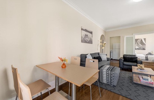 West End Apartment | Chic 2BR Condo in West End Downtown with Parking