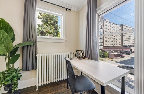 West End Apartment | Chic 2BR Condo in West End Downtown with Parking