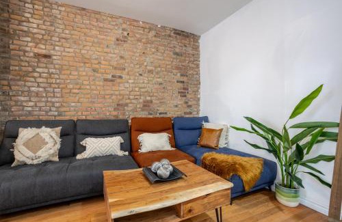 Shaughnessy Village Apartment | Chic 4BR Haven Sunlit in Downtown MTL