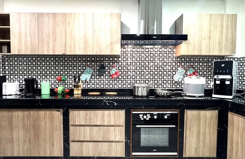 Nana House | CHIC 6Bed CITY CENTER Nana BTS Siam Central World