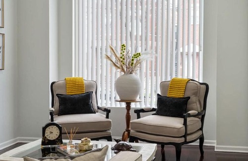 East Garfield Park Apartment | Chic and Cozy 3-Bed Escape in Chicago
