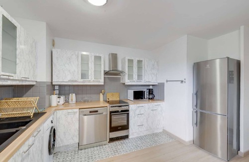 Saint-Germain-en-Laye Apartment | Chic and spacious apart with parking