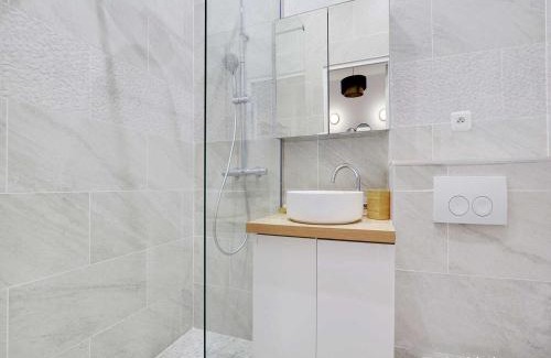 Charonne Apartment | Chic apartment in Paris for couple
