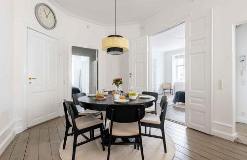 Nyhavn - Amalienborg Apartment | Chic Apartment in Vibrant Area by Copenhagen Canals