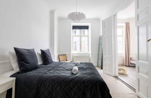 Nyhavn - Amalienborg Apartment | Chic Apartment in Vibrant Area by Copenhagen Canals