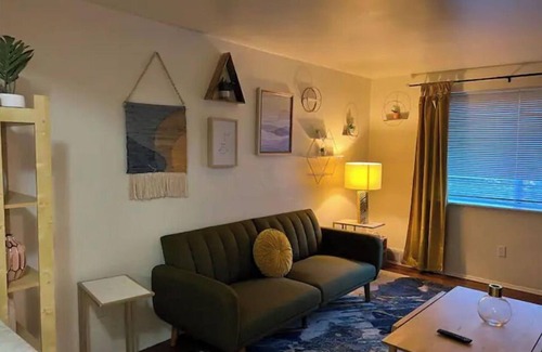 Swissvale Apartment | Chic Boho Retreat
