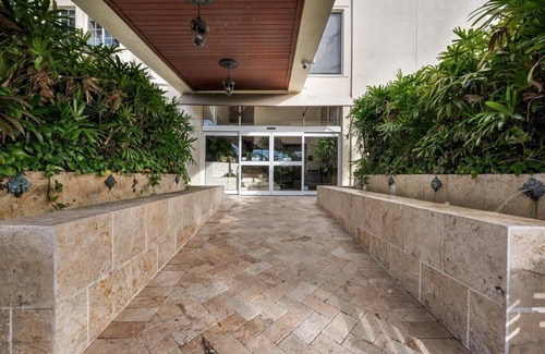 Redevelopment Area House | Chic Coastal Getaway: Close to Naples Beach! 2 Accommodations w/Pool Access!