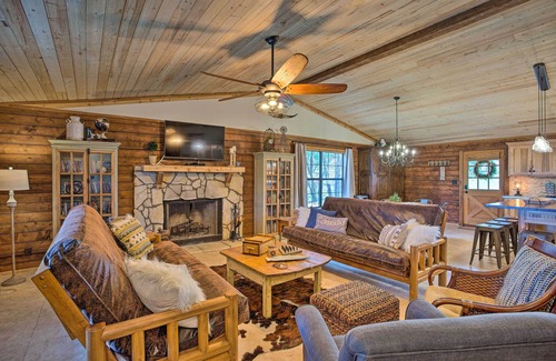 Palo Pinto County Cabin | Chic Lakefront Cabin w/ Dock & Bluff Creek Views!