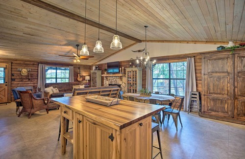Palo Pinto County Cabin | Chic Lakefront Cabin w/ Dock & Bluff Creek Views!