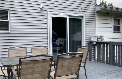 Allentown House | Chic quite cul-de-sac seconds from all major hywys and Emmaus tri-angle