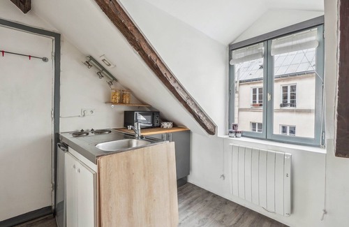 Saint-Gervais Apartment | Chic Studio in the Heart of Le Marais