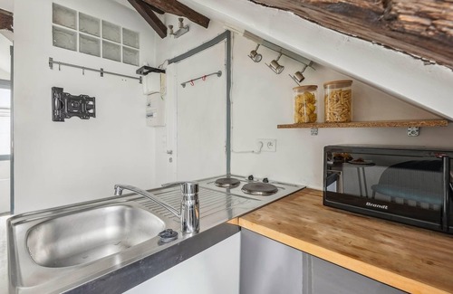 Saint-Gervais Apartment | Chic Studio in the Heart of Le Marais