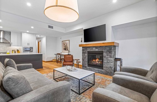 Canmore Apartment | Chic Urban Sanctuary in the Heart of Down