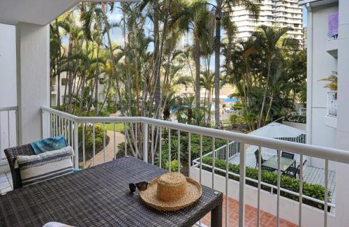 Main Beach Apartment | Chidori Court