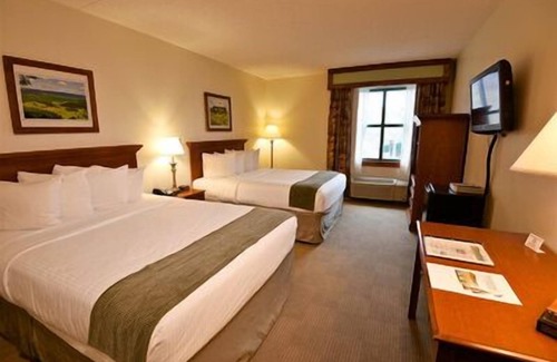Henlawson Hotel | Chief Logan Lodge