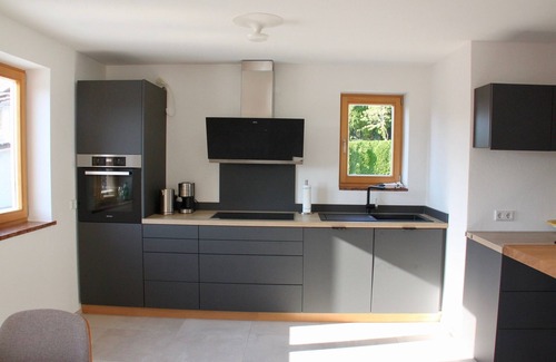 Chieming Apartment | Chiemsee Living - Großzügige, Moderne Ferienwohnung in Seenähe