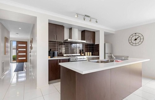 Delacombe House | Chifley Place - Large Open Plan Living