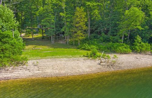 Rogers House | Chimney Cove Cabin - Serene Lakefront Getaway on Beaver Lake