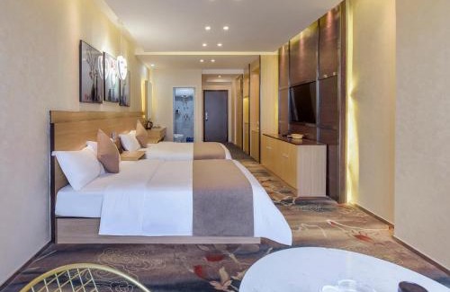Jeifangbei Central Business District House | Chongqing Ouranjian Lake View Guesthouse
