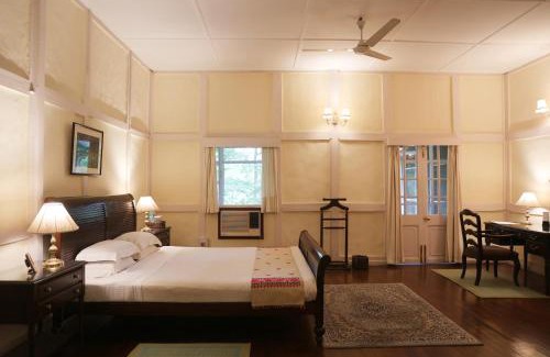 Dibrugarh Hotel | Chowkidinghee Heritage Tea Bungalow