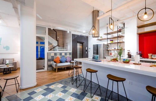 Phuong 15 Apartment | Christina's NT11∙SUITE w/SHARED Kitchen∙