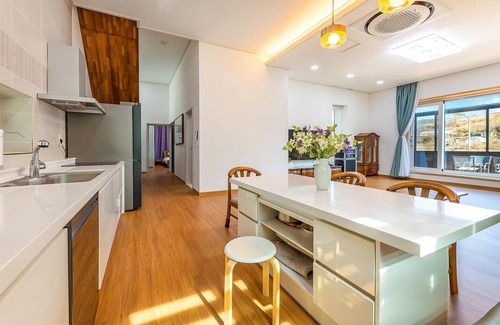 Oesil House | Chungnam Cheong-yang Ekohillinghauseu