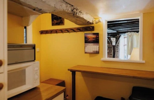 Stratton Cottage | Church Cottage Stratton x6 per wk