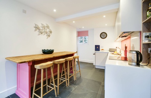 Port Isaac House | Church Hill House - Newly renovated chic 4 bed home, sleeps 8+parking+dogs
