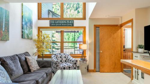 Telluride House | Cimarron Lodge 14 by AvantStay Ski-InSki-Out Property in Complex w Two Hot Tubs Permit3601