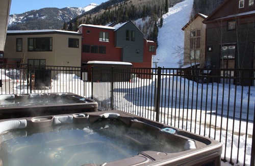 Telluride House | Cimarron Lodge 27 by AvantStay | Ski-In/Ski-Out Property w/Two Hot Tubs!