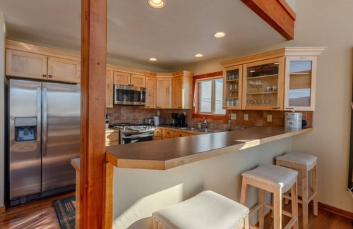 Crested Butte House | Cinnamon Mtn. Chalet/Incredible Views, Hot Tub, Heated Garage, Fireplace!