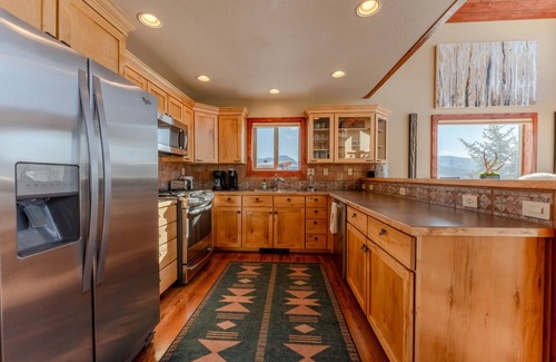 Crested Butte House | Cinnamon Mtn. Chalet/Incredible Views, Hot Tub, Heated Garage, Fireplace!