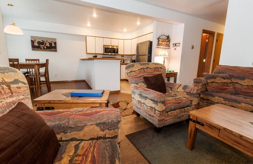Mountain House Condo | Cinnamon Ridge #113 Building C by Summit County Mountain Retreats