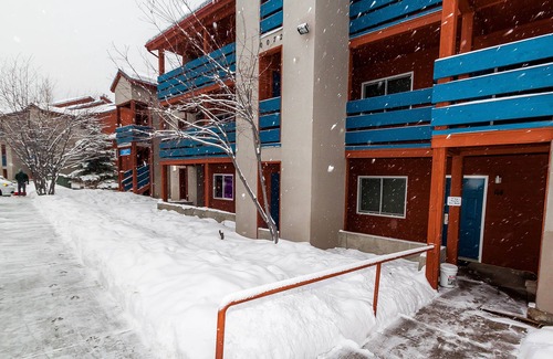 Mountain House Condo | Cinnamon Ridge #113 Building C by Summit County Mountain Retreats