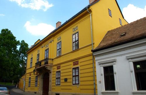 Pecs House | Ciszterci Szállás Pécs