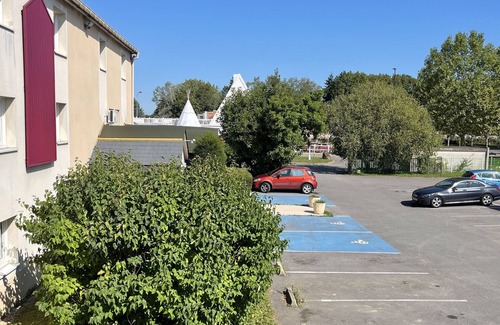 Saint-Germain-les-Corbeil Apartment | Cit'hôtel - Appartement Family