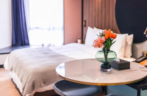 Minhang Hotel | Citadines Gu Bei Shanghai