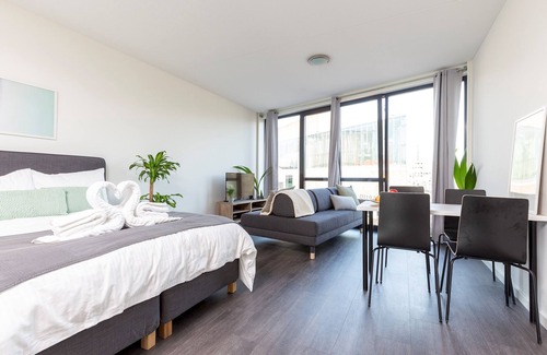 Delft Apartment | City Center Penthouse w/Balcony open View 20F