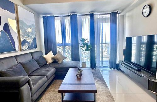 Bonifacio Global City Hotel | City Lights Apartment in BGC