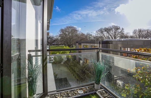 Christchurch City Centre Cottage | City Park Retreat - Christchurch Holiday Apartment