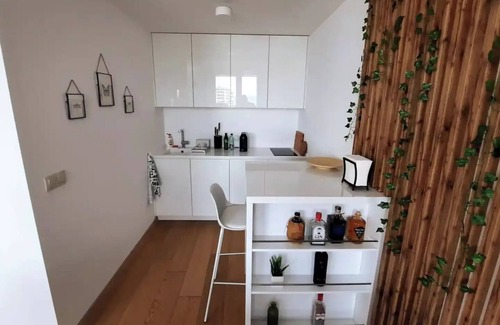 Old Town Apartment | City view from 27th floor, free parking, keyless