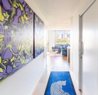 Carlton Apartment | City Views - Unique Carlton Stay