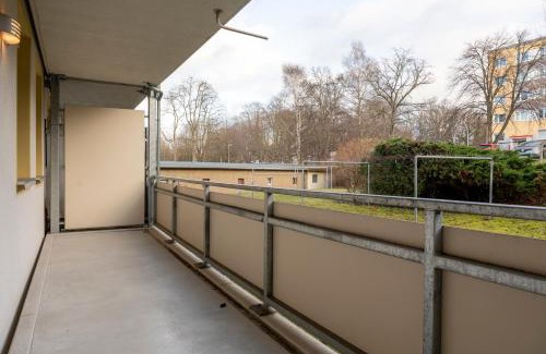 Kapellenberg Apartment | Cityapartment mit großem Balkon am Stadtpark- DisneyPlus und 300mbs Internet