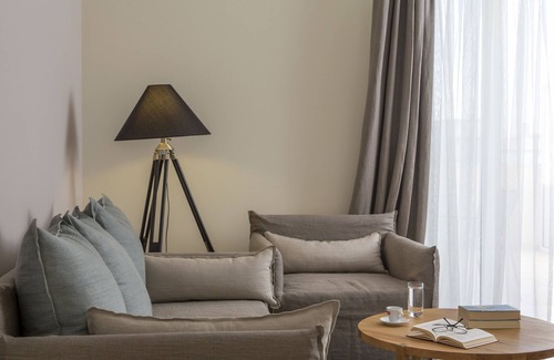 Amarousion Hotel | Civitel Attik Rooms & Suites