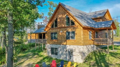 McHenry House | CJs Mountain Lodge