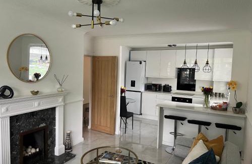 Latchmere Apartment | Clapham Oasis: Relax & Explore!