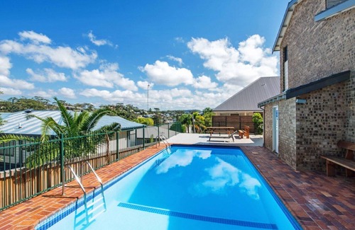 Avoca Beach House | Clareview - Pool & Views